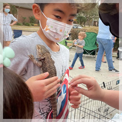 PETTING ZOO BOY